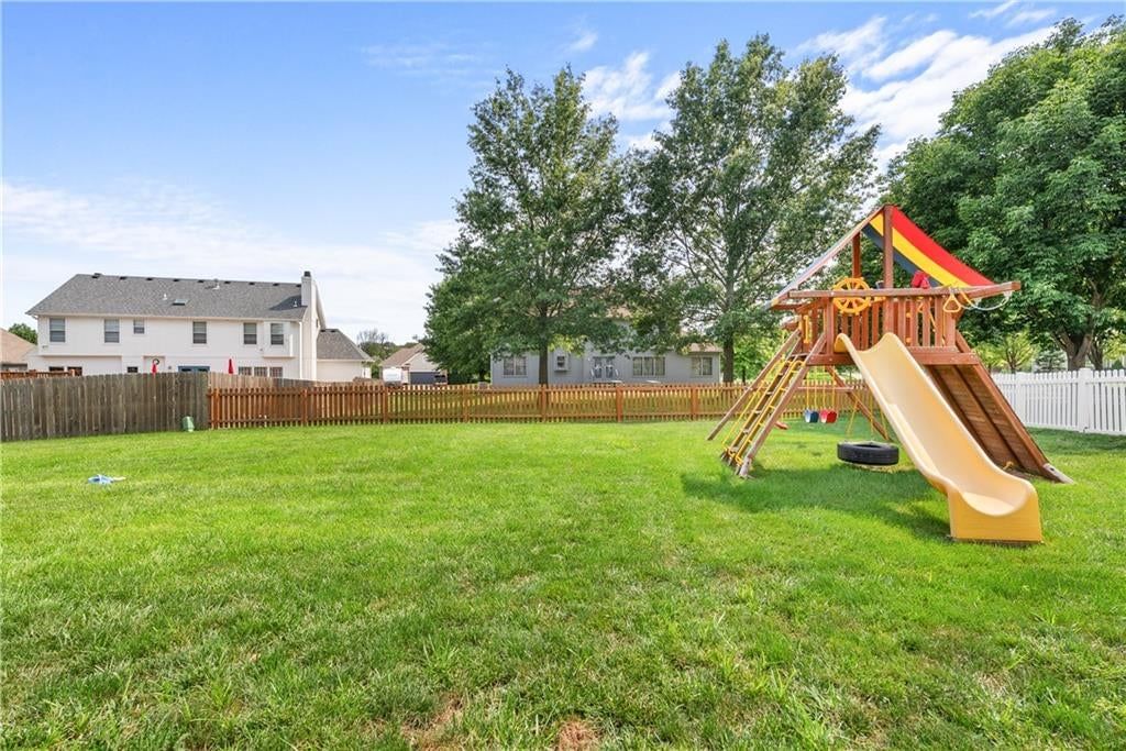 317 SW Bridlewood Court — photo 40