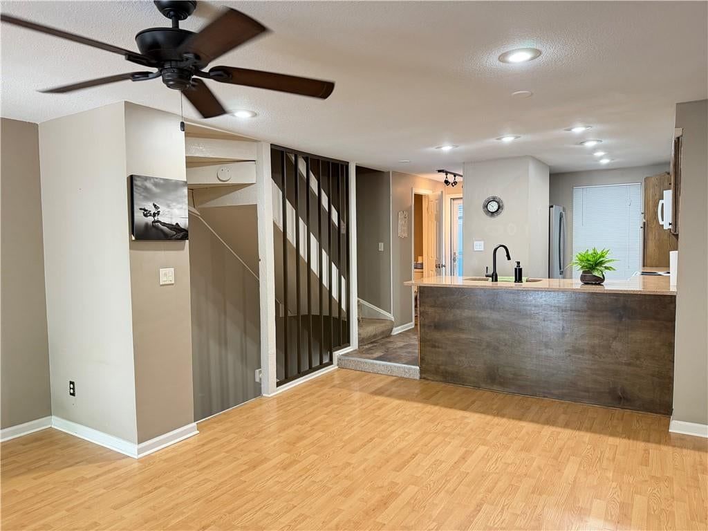 7923 Colony Lane, Lenexa, KS