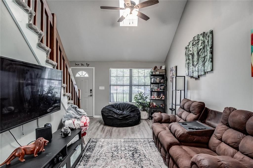 Photo 5 of 31 - 37 Cherry Street, Liberty, MO 64068