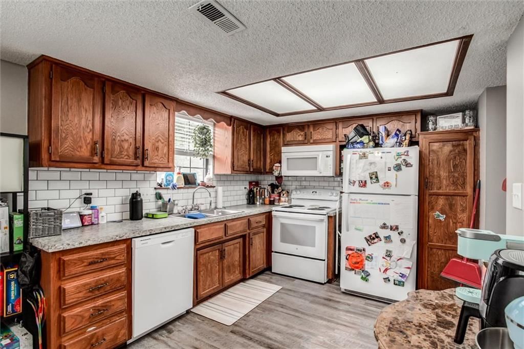 Photo 7 of 31 - 37 Cherry Street, Liberty, MO 64068
