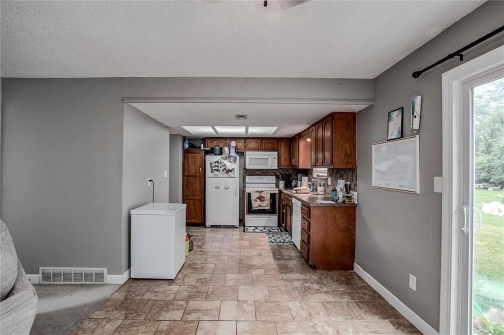 Photo 17 of 31 - 37 Cherry Street, Liberty, MO 64068