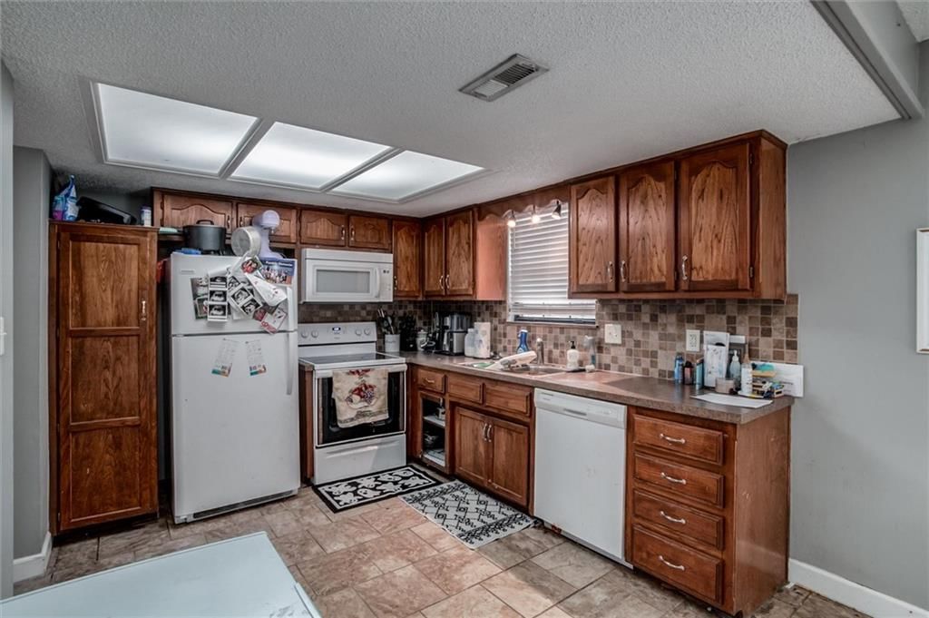Photo 18 of 31 - 37 Cherry Street, Liberty, MO 64068