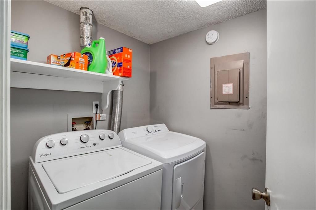 Photo 21 of 31 - 37 Cherry Street, Liberty, MO 64068