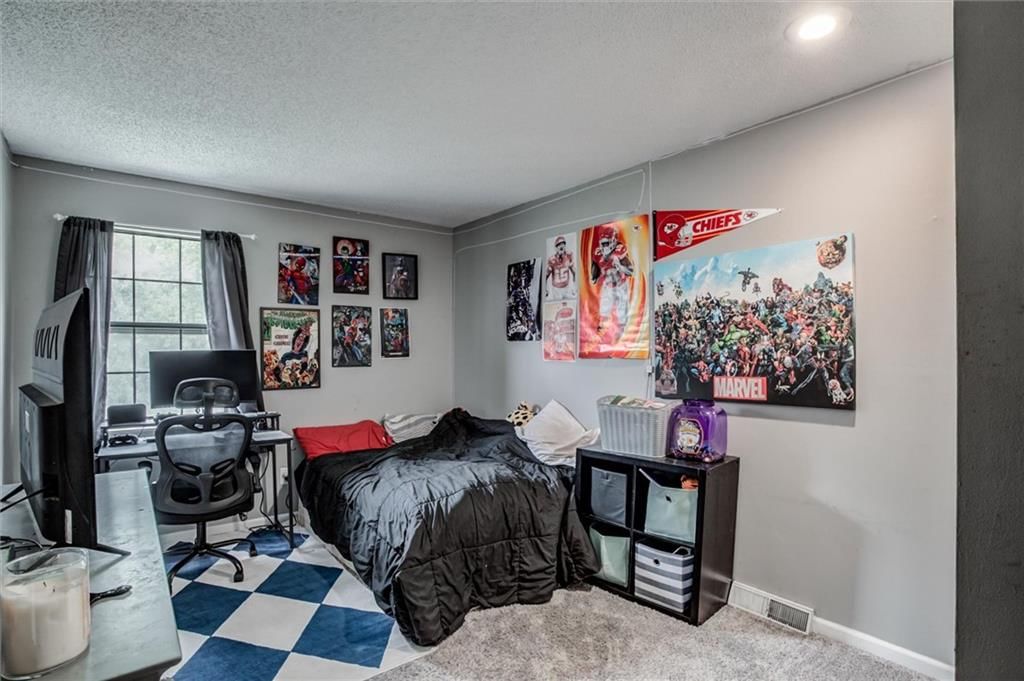 Photo 25 of 31 - 37 Cherry Street, Liberty, MO 64068