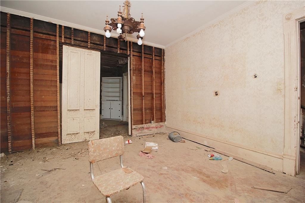 204 S Elm Street — photo 8