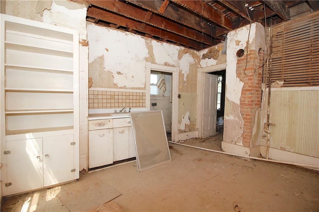 204 S Elm Street — photo 20