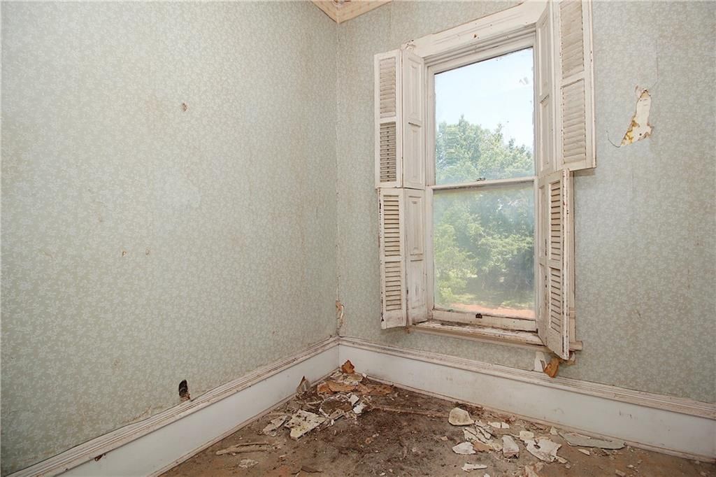 204 S Elm Street — photo 28