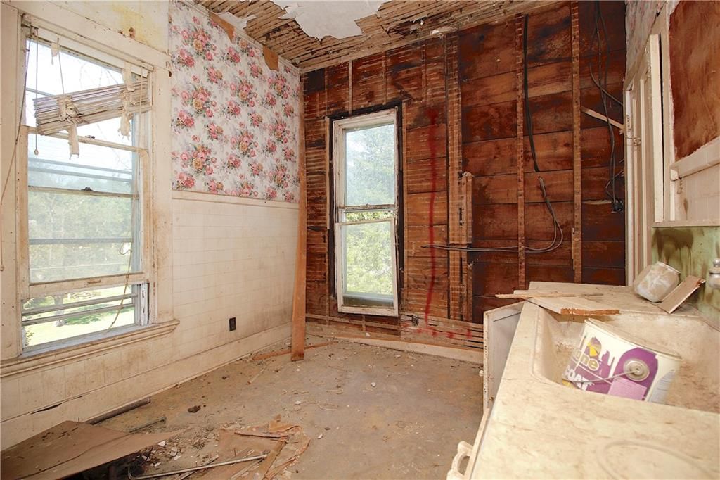 204 S Elm Street — photo 31
