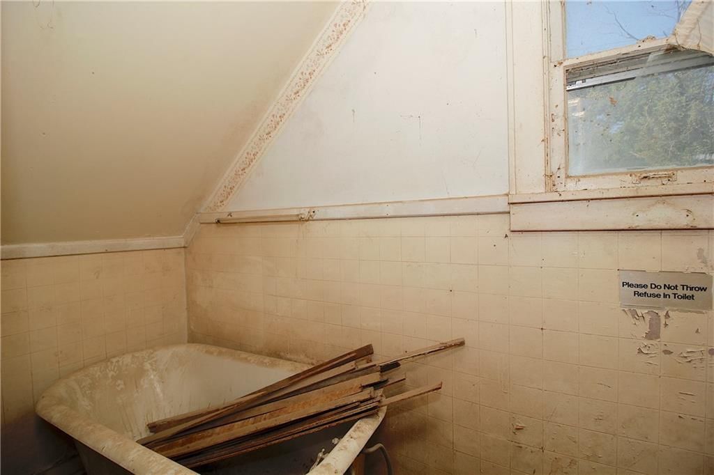 204 S Elm Street — photo 35