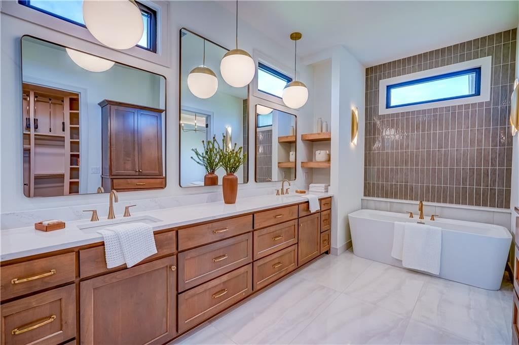 590 South Shore Drive — photo 27