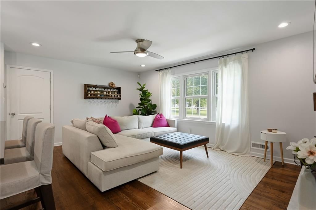 10004 Holly Street — photo 11