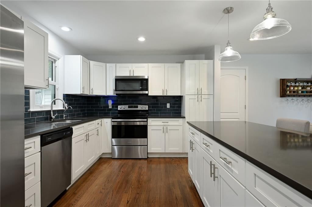 10004 Holly Street — photo 14