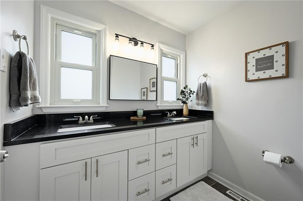 10004 Holly Street — photo 18