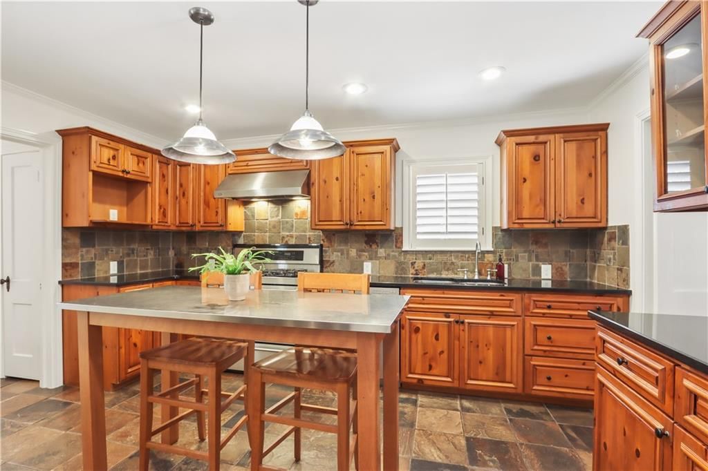 1235 W Gregory Boulevard — photo 7