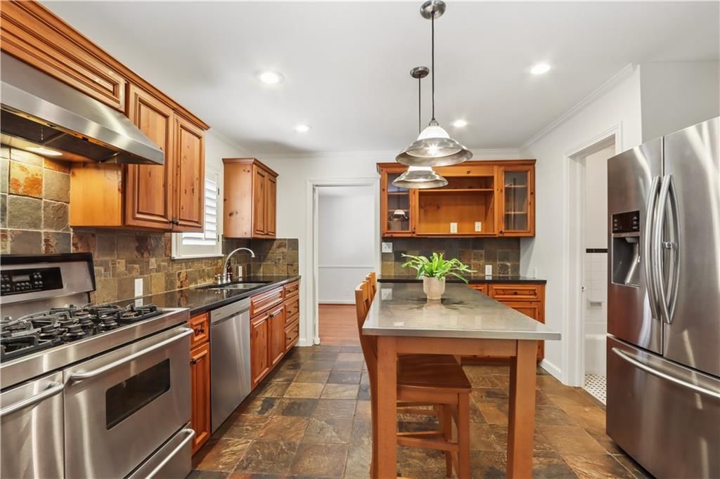 1235 W Gregory Boulevard — photo 8