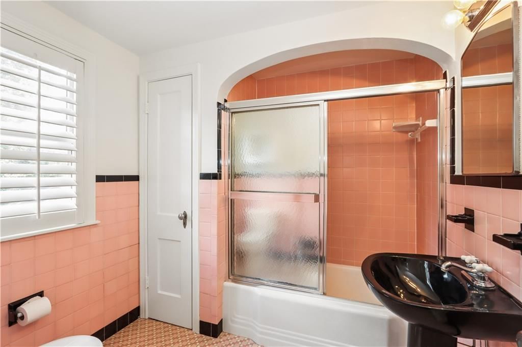 1235 W Gregory Boulevard — photo 16