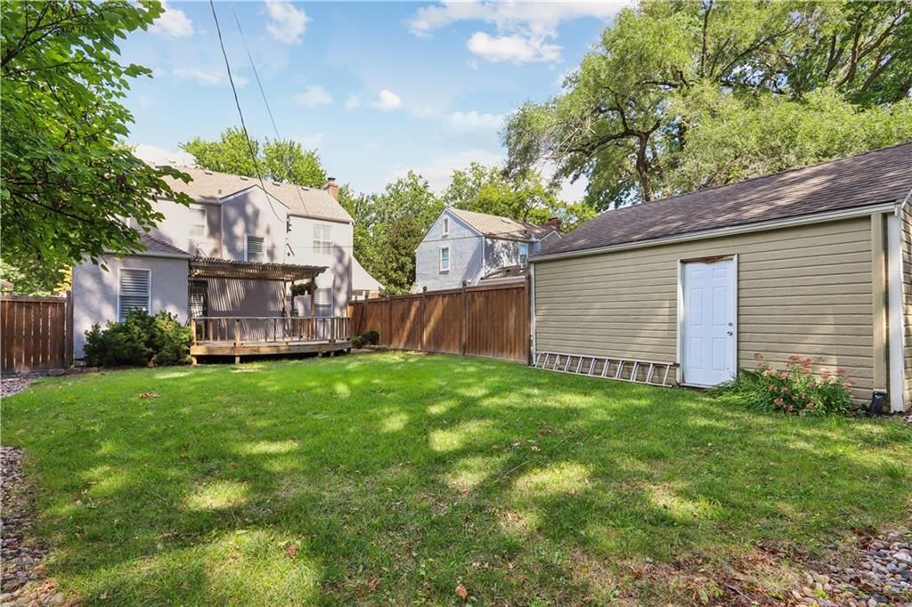 1235 W Gregory Boulevard — photo 20