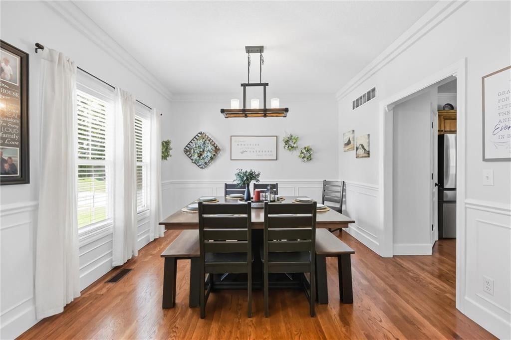 110 S Eastglen Drive, Raymore, MO: listing photo 3