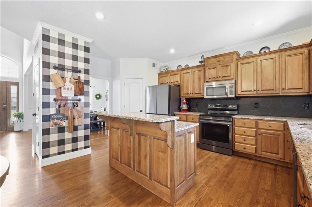 Walk-in pantry at 110 S Eastglen Drive, Raymore, MO 64083