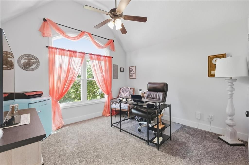Photo 16 of 31 - 110 S Eastglen Drive, Raymore, MO 64083