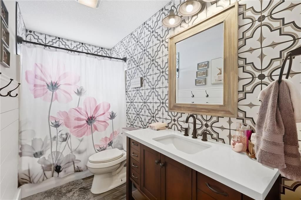 Photo 19 of 31 - 110 S Eastglen Drive, Raymore, MO 64083