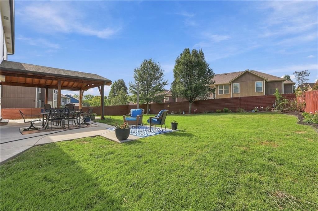Photo 28 of 31 - 110 S Eastglen Drive, Raymore, MO 64083