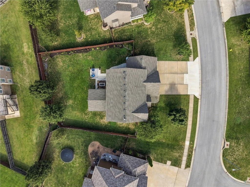 Photo 30 of 31 - 110 S Eastglen Drive, Raymore, MO 64083