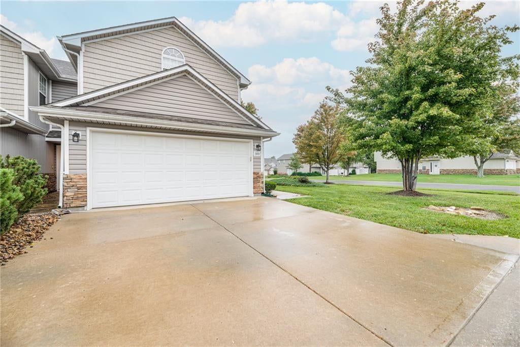 21033 Millridge Street, Spring Hill, KS: listing photo 2