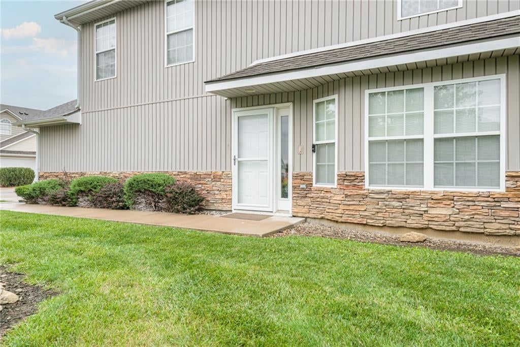 21033 Millridge Street, Spring Hill, KS: listing photo 3