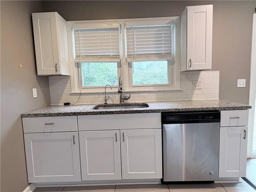 Photo 4 of 20 - 6110 E 148TH Terrace, Grandview, MO 64030