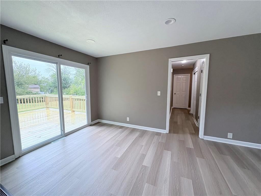 Photo 5 of 20 - 6110 E 148TH Terrace, Grandview, MO 64030