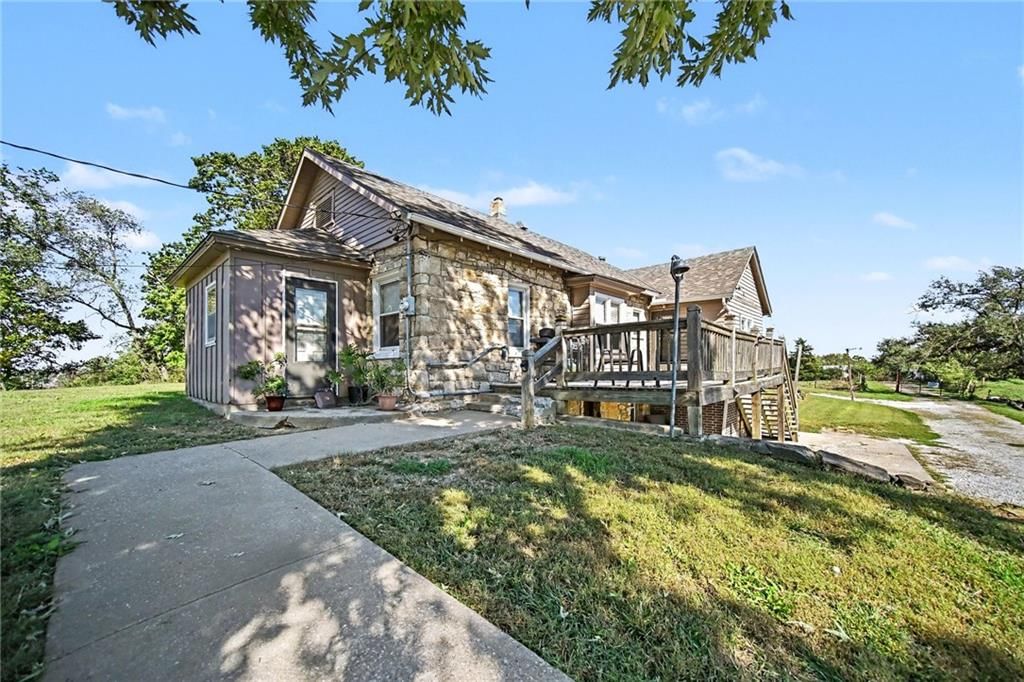 15 S 98th Street, Edwardsville, KS