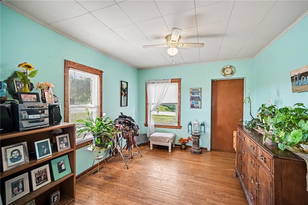 Photo 15 of 73 - 15 S 98th Street, Edwardsville, KS 66111