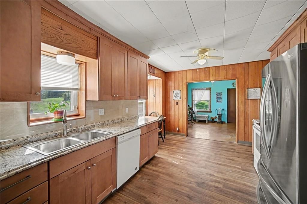Photo 12 of 73 - 15 S 98th Street, Edwardsville, KS 66111