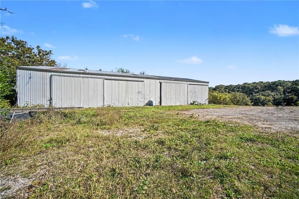 Photo 39 of 73 - 15 S 98th Street, Edwardsville, KS 66111