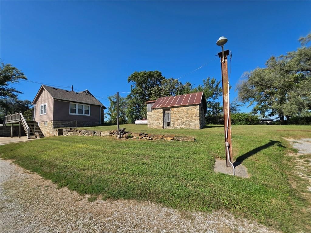 Photo 29 of 73 - 15 S 98th Street, Edwardsville, KS 66111