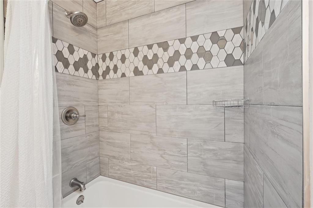 4431 N Grand Avenue — photo 27