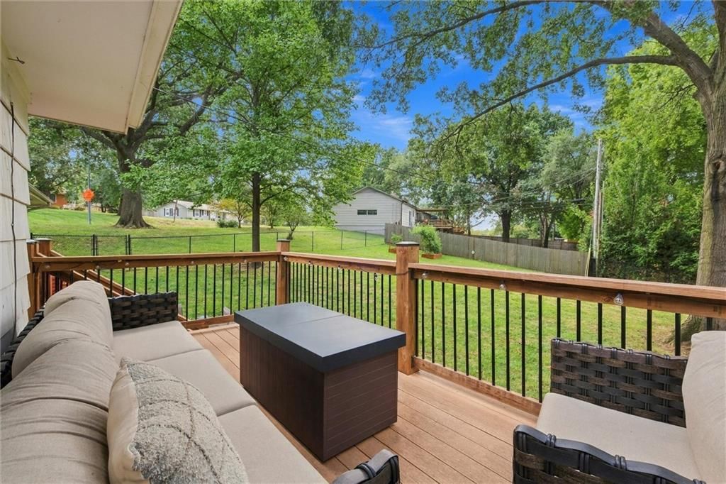 4431 N Grand Avenue — photo 31