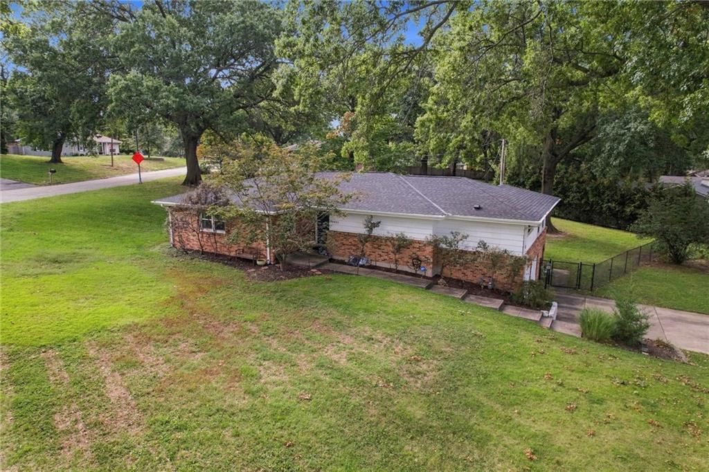 4431 N Grand Avenue — photo 41