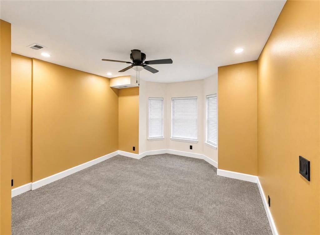 Photo 8 of 20 - 1414 E 30th Street, Kansas City, MO 64128
