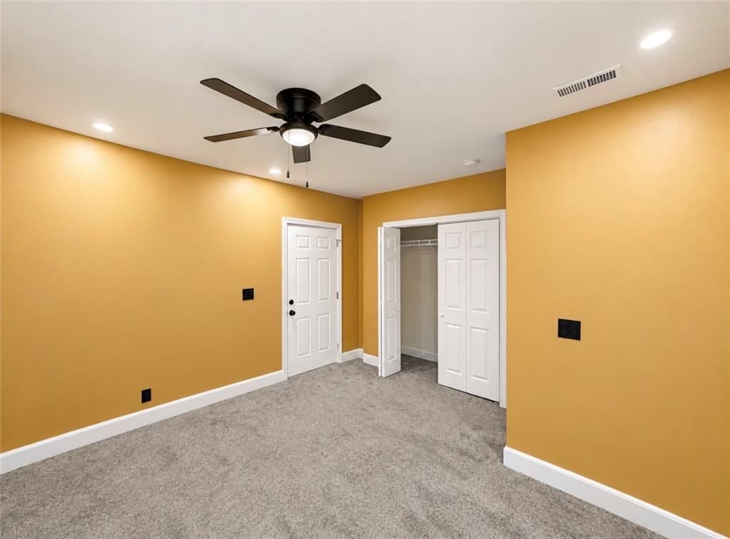 Photo 7 of 20 - 1414 E 30th Street, Kansas City, MO 64128