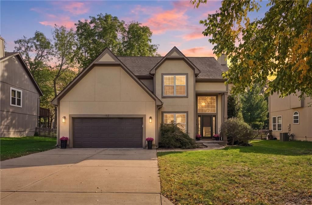 509 NE Garnet Lane, Lee's Summit, MO: listing photo 2