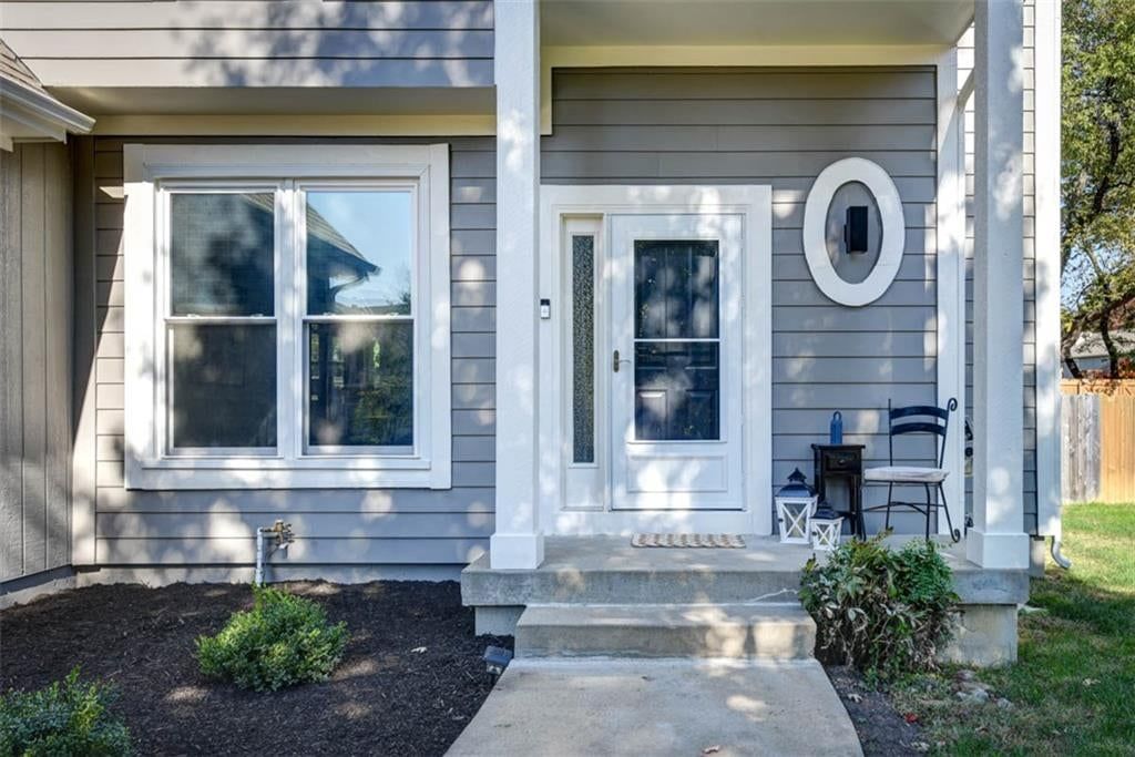 18420 W 117th Street, Olathe, KS: listing photo 2