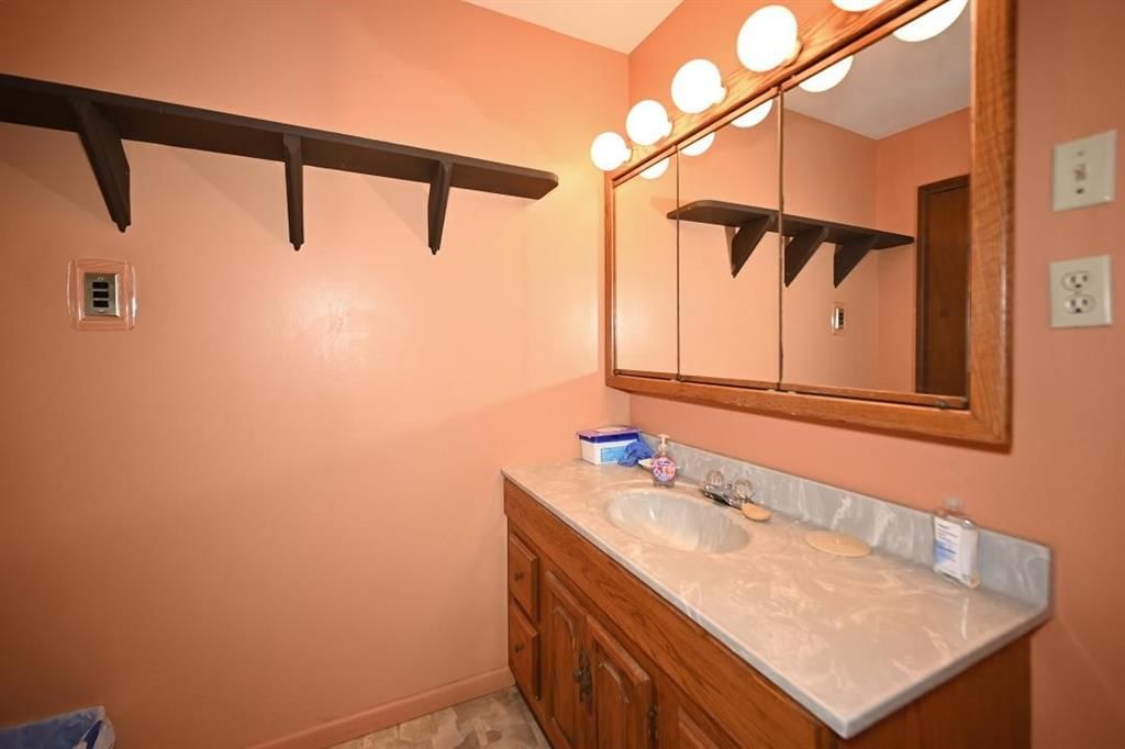 401 N Platte Avenue — photo 27