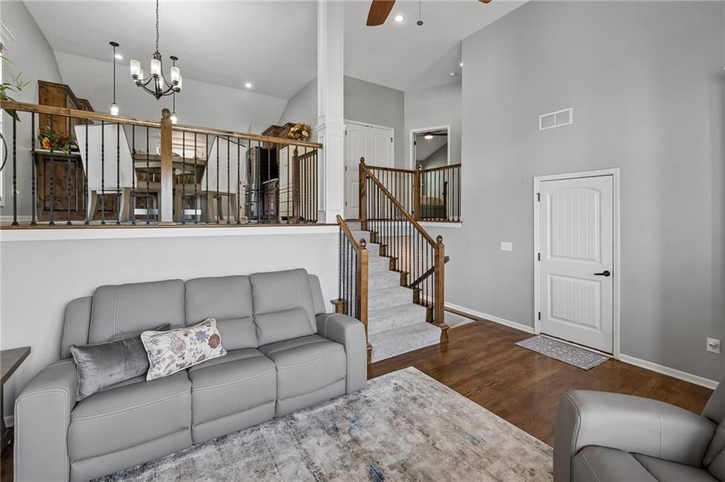 11450 Yecker Avenue — photo 3