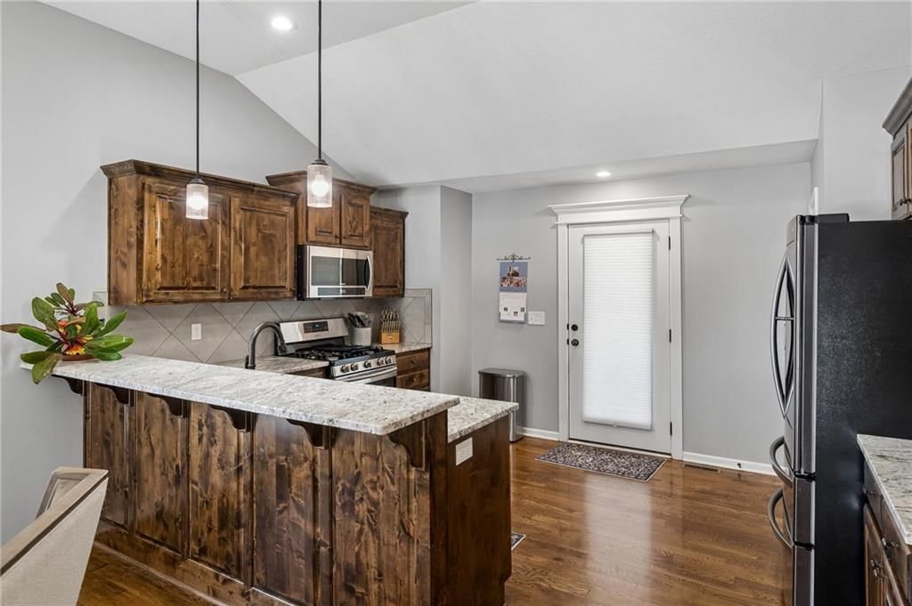 11450 Yecker Avenue — photo 4