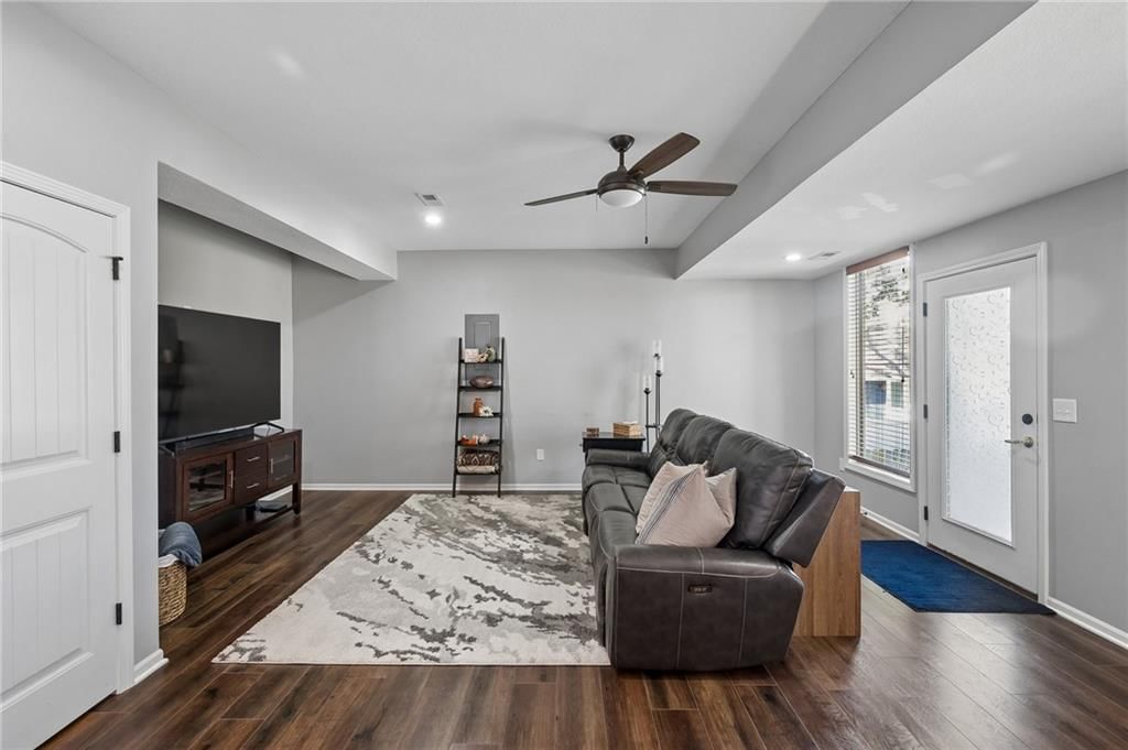 11450 Yecker Avenue — photo 28