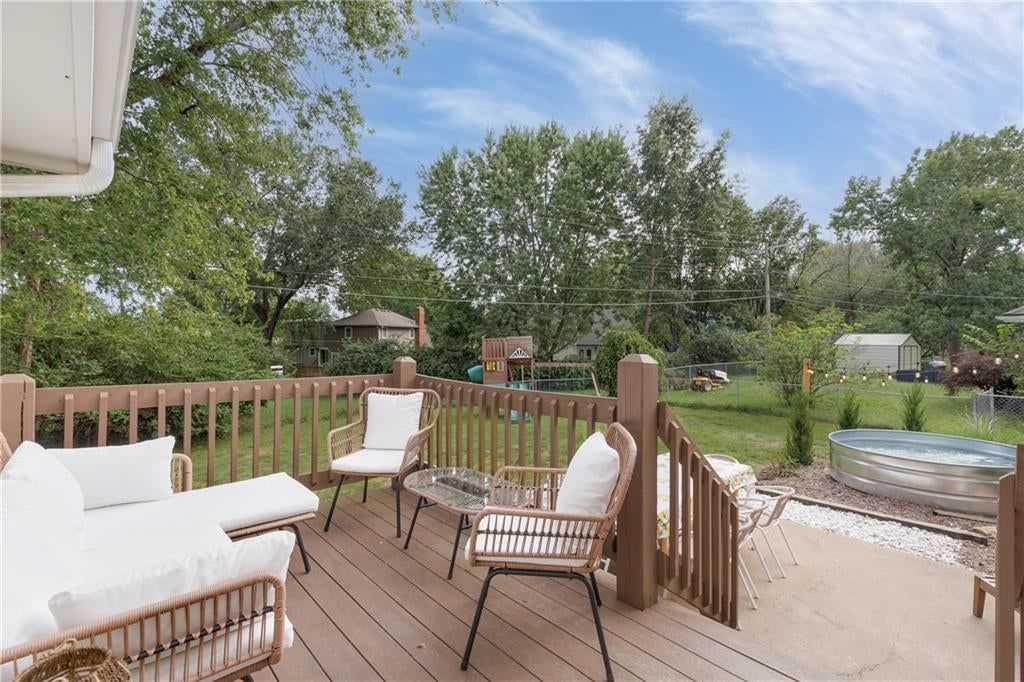 9809 Winslow Place — photo 43