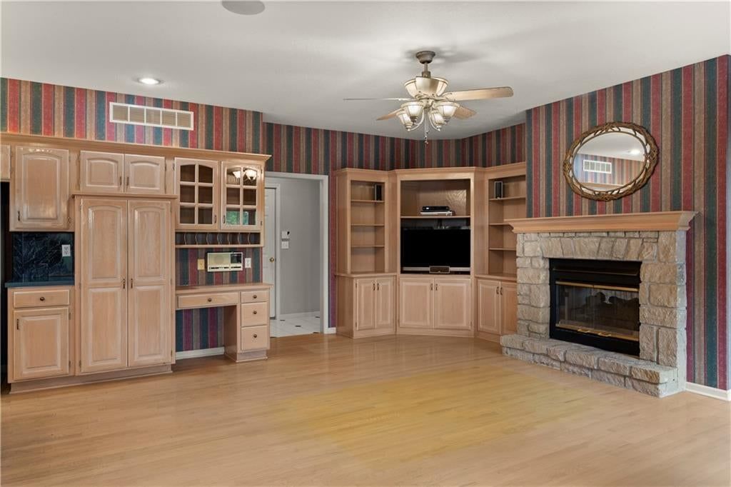 Photo 11 of 57 - 3317 Dominion Drive, Independence, MO 64055