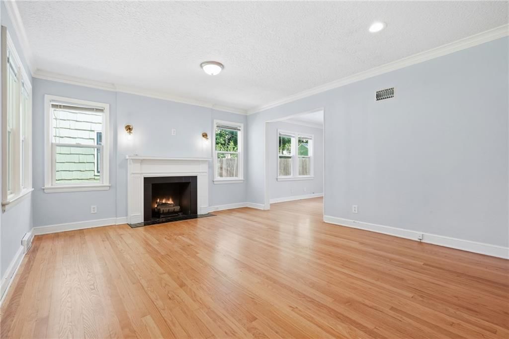 1009 W 77th Street — photo 3